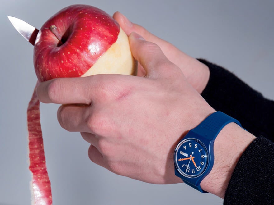 １万円台の傑作腕時計！「スウォッチ（SWATCH）」のポップな彩りをあくまで自然に取り入れたい。[Watch- 今月のウォッチ]