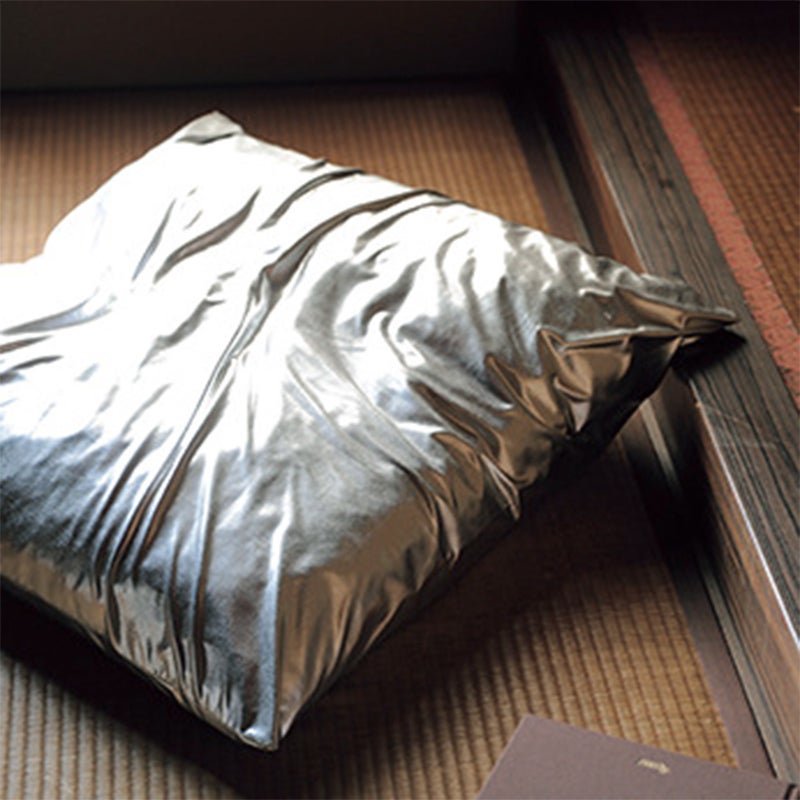 MagnibergのNude Metallic Pillow Case
