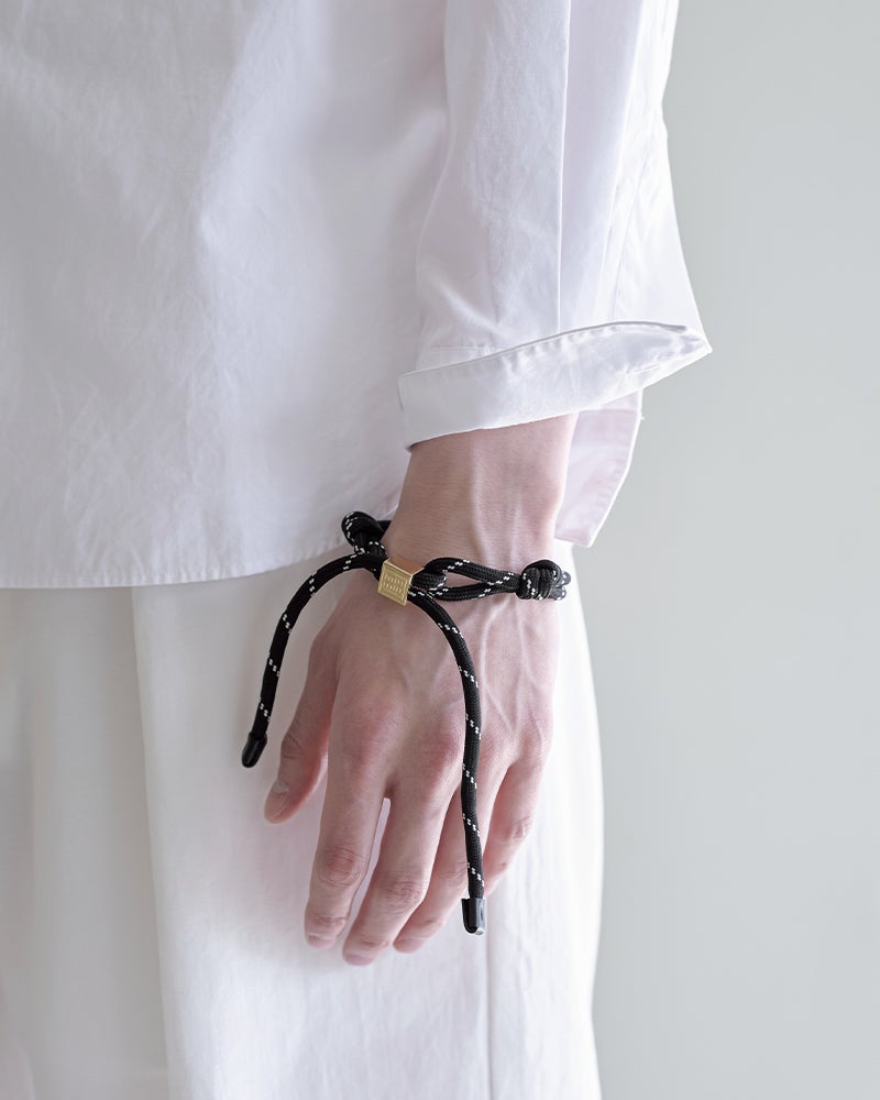 MIU MIUのLogo Charm Bracelet