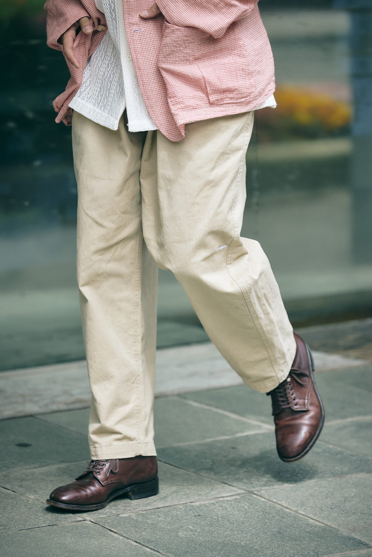 ④〈NAUTICA〉のチノパンのオシャレな着こなし