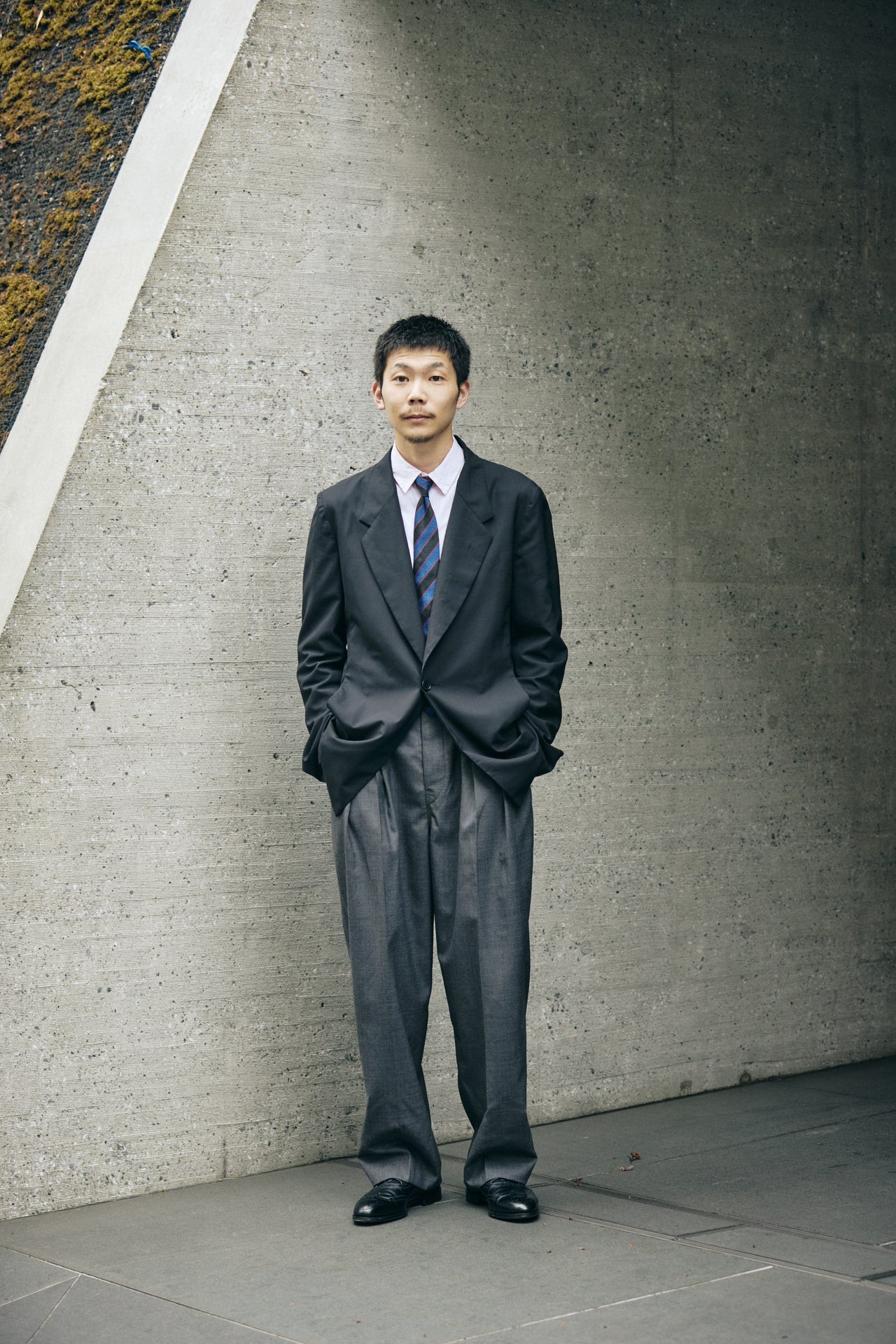 オシャレな人の結婚式二次会の正解着こなし(トゥモローランド)の全身
