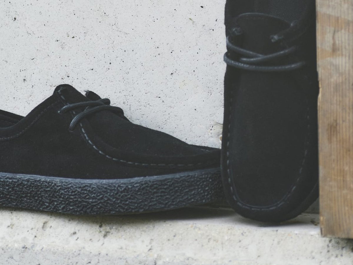 １万円台以下なのにトレンド満点！「ニュースな小物」７選！ 革靴感覚で履けるスニーカー、特別なニューエラ、夏の着こなしを格上げするアクセサリー…