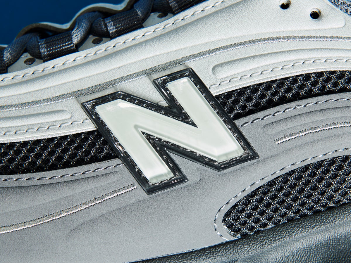 ５月に買うべき「ニューバランス」のスニーカー３選。大人グレー名品やモノトーンモードな新定番を完売前に！