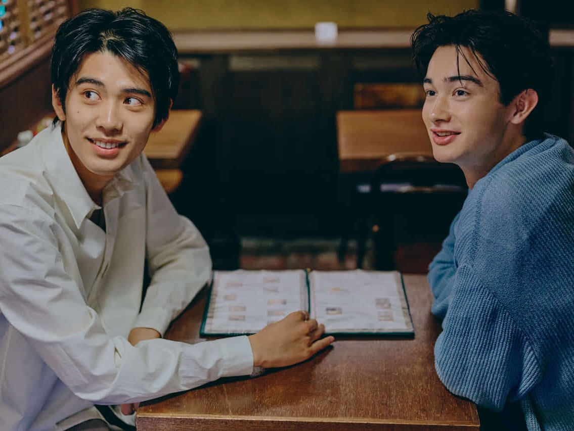 栄莉弥と稲井孝太朗、“実は仲良し”な2人がメンズノンノの裏話を語った連載『何話す？』のweb限定カットを公開