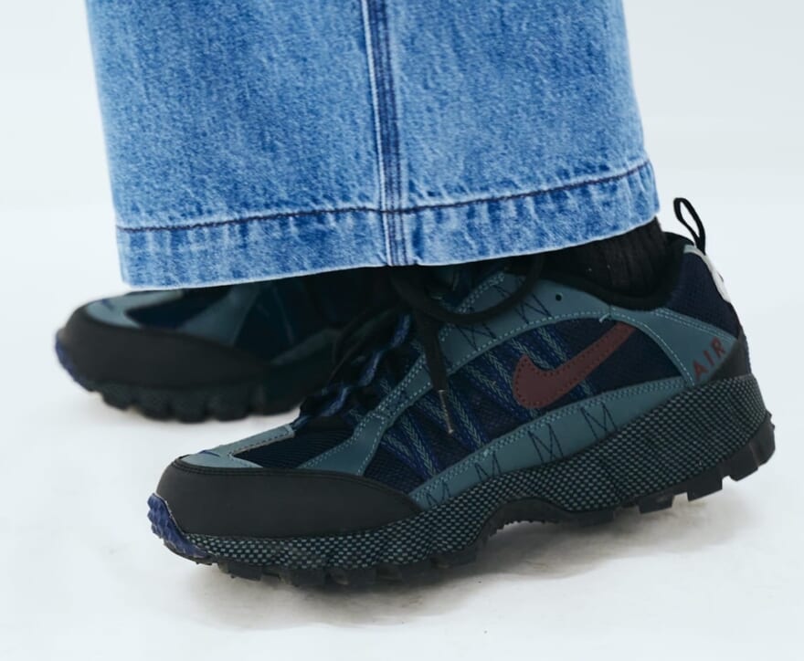 [Gallery]意外と難しい「ナイキ」の大人カラースニーカーとデニムの正解コンビ【服のプロは新作ジーンズをどう穿く？／FARAH】