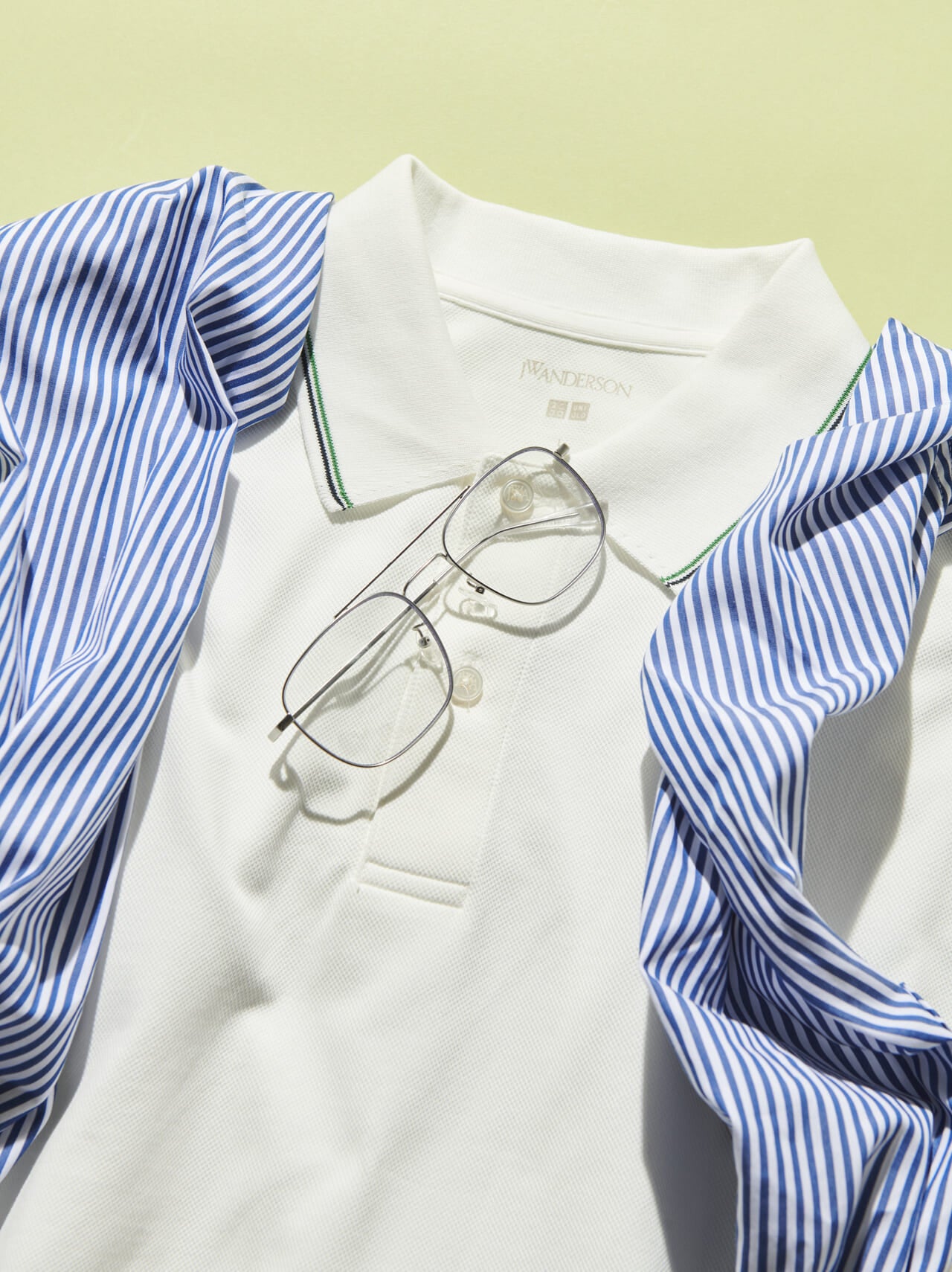 服のプロが教える全身総額1万円台以下の「ユニクロ」高見え好印象コーデ②のディテール