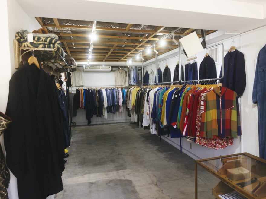 プロが推す東京の古着屋「sinot」店内の写真。