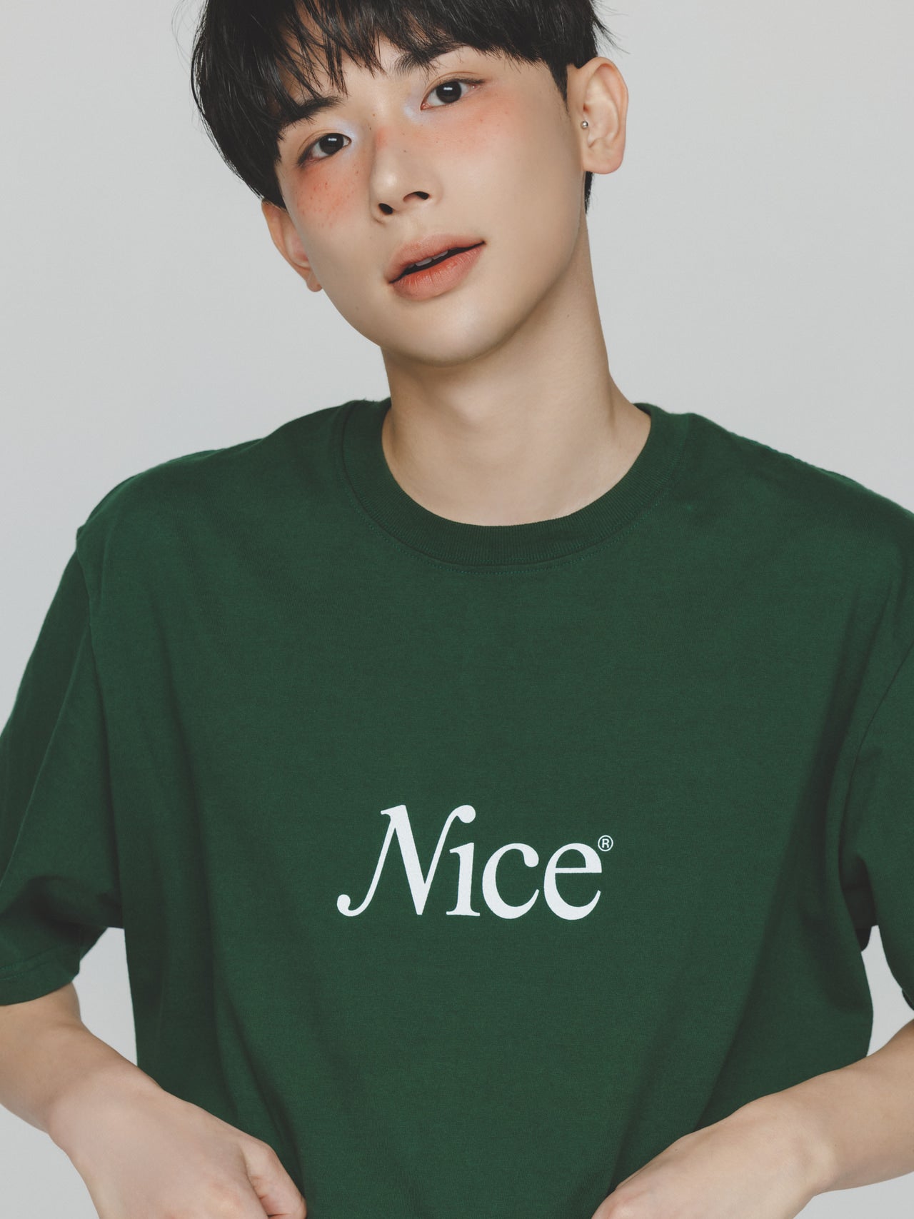 ナイスウェザーのTシャツのロゴ