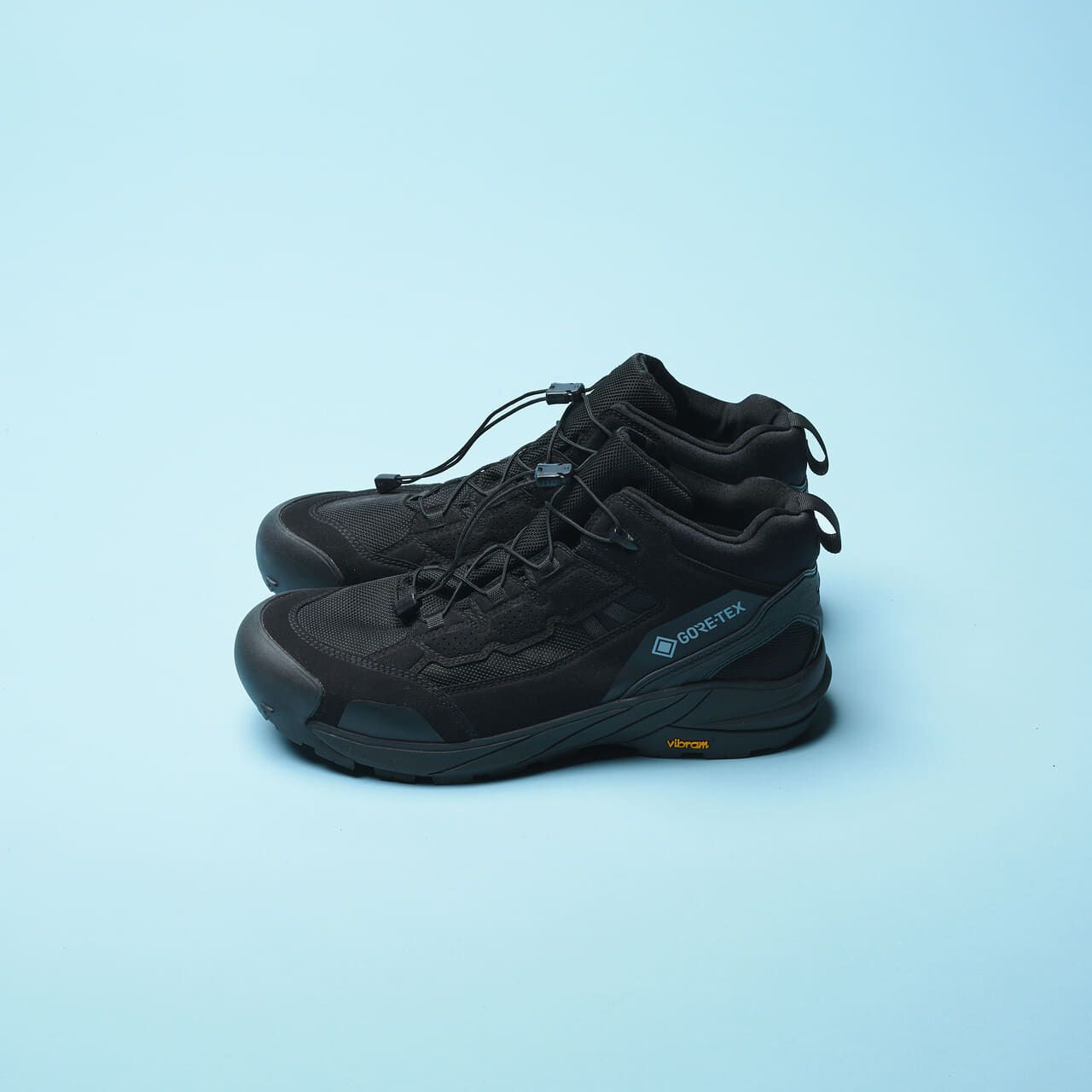 ディーベックの黒ゴアテックススニーカーFOGLE GORE-TEX MID