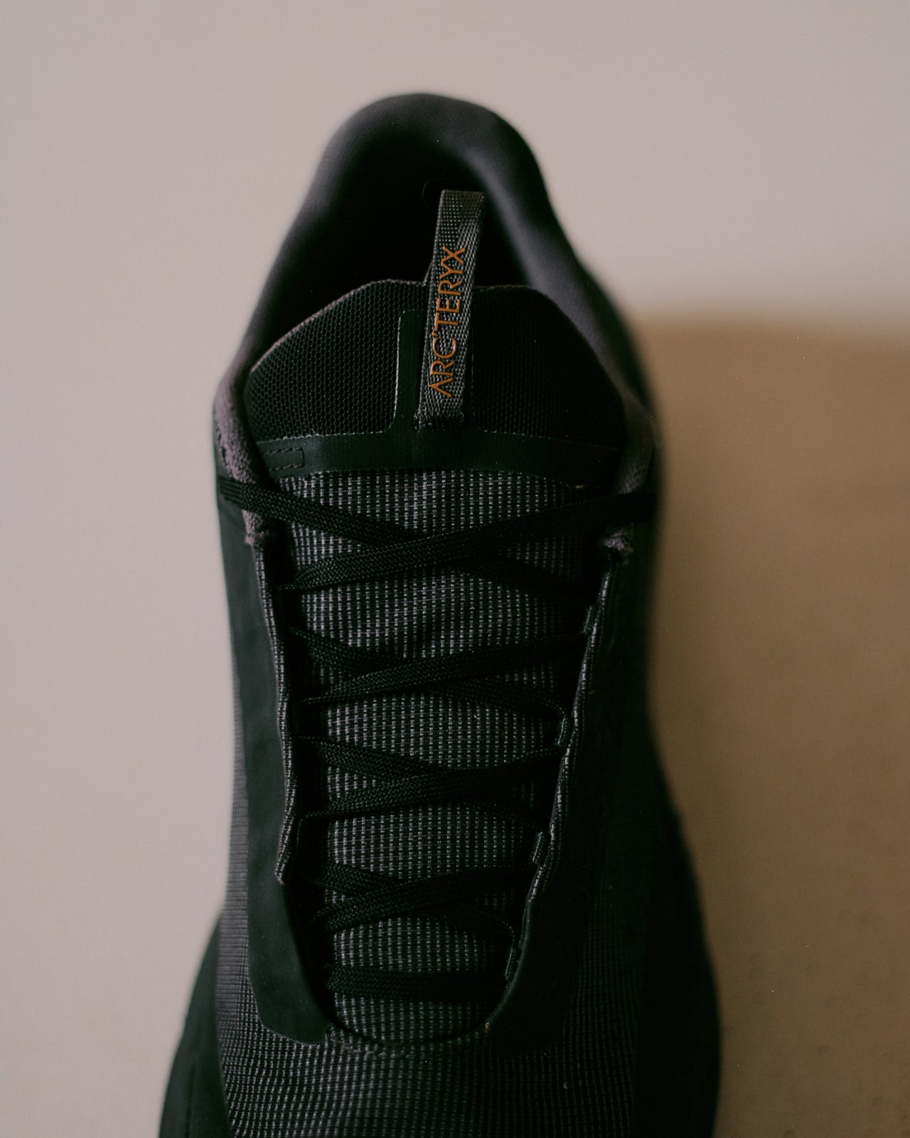 ARC’TERYXの黒いゴアテックススニーカー「NORVAN LD 4 GORE-TEX」のアッパー