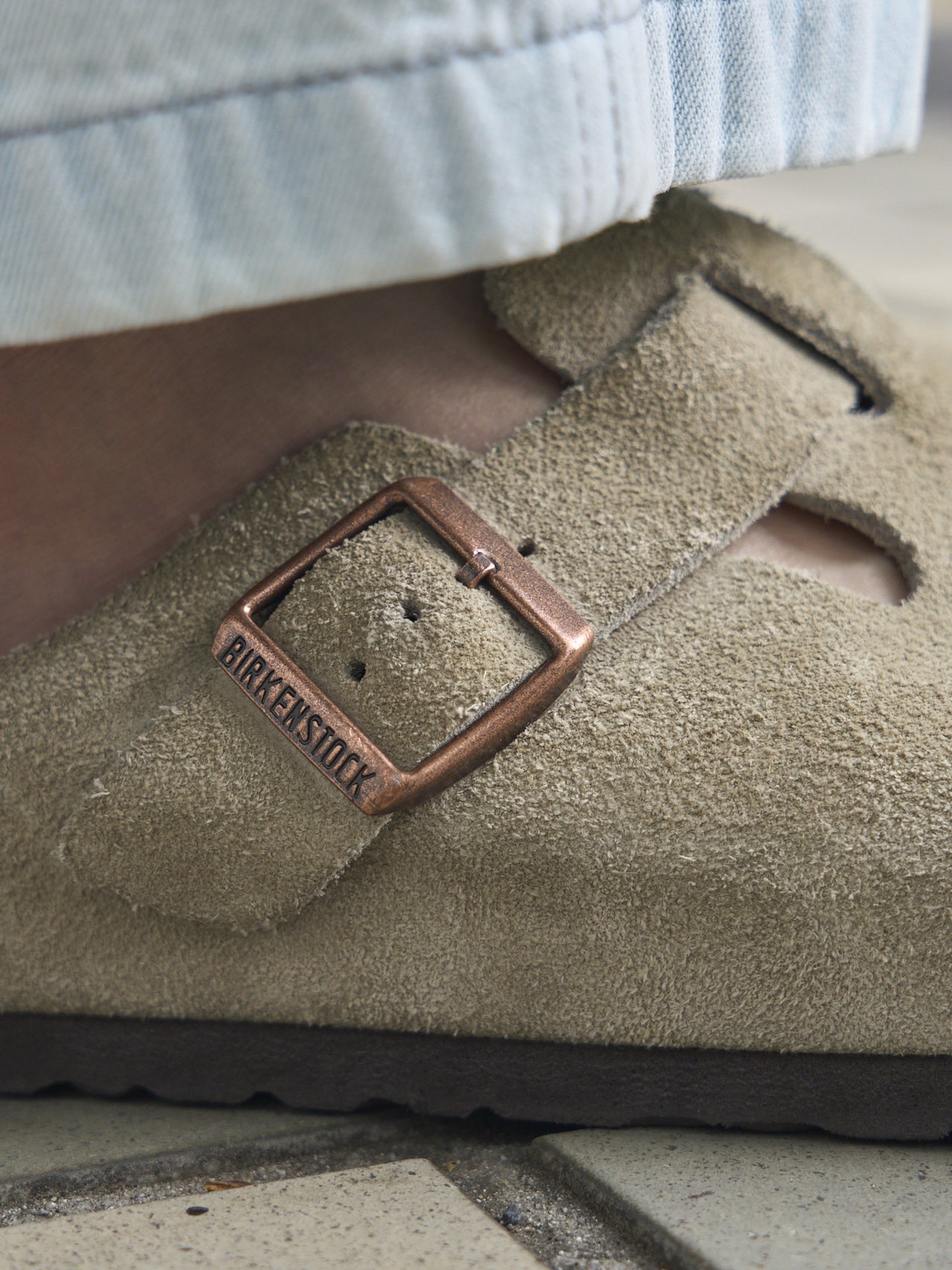 BIRKENSTOCK の定番名品サンダル「BOSTON」のベルクロ