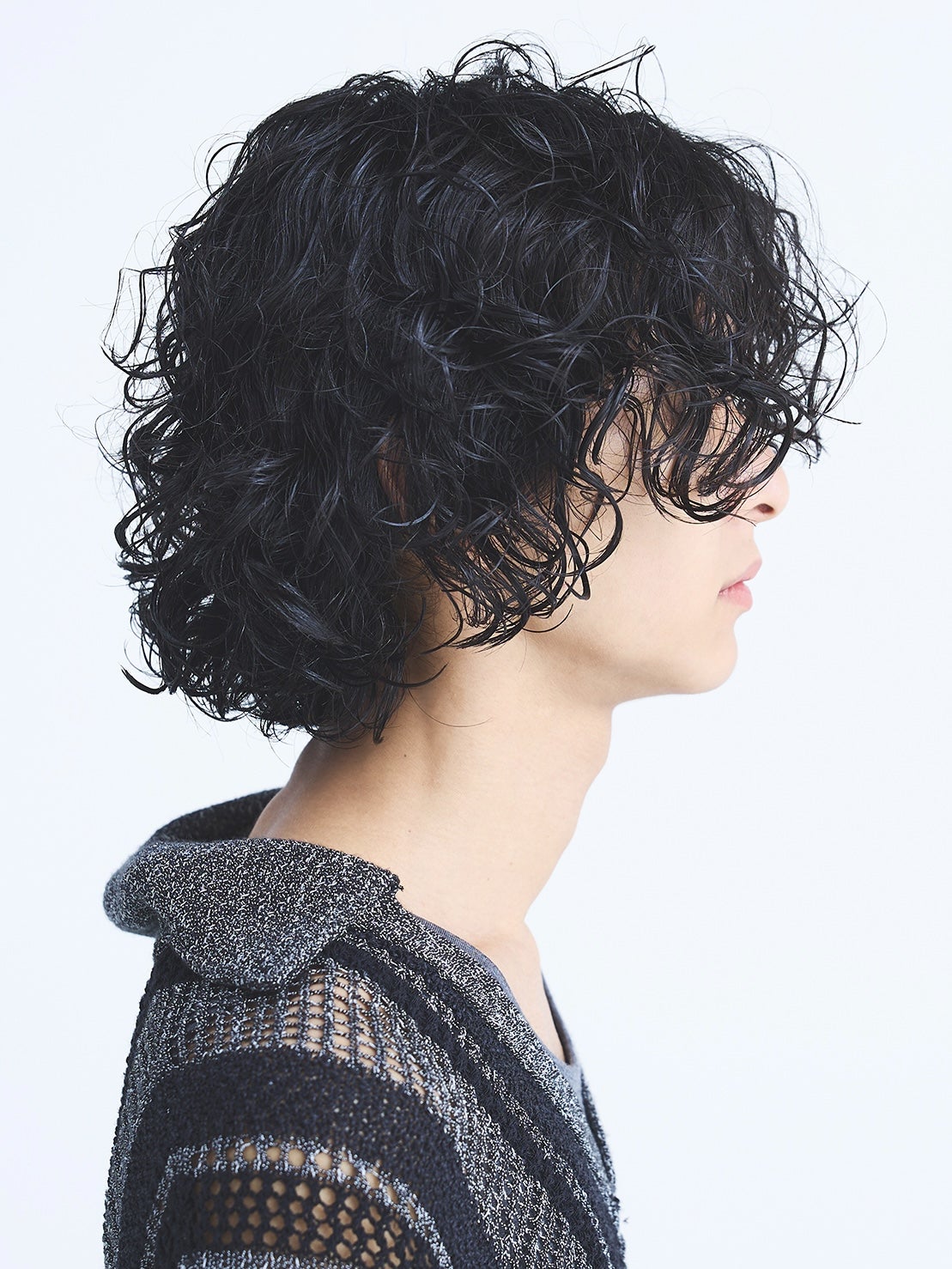 ミディアムヘアのパーマスタイル サイド
