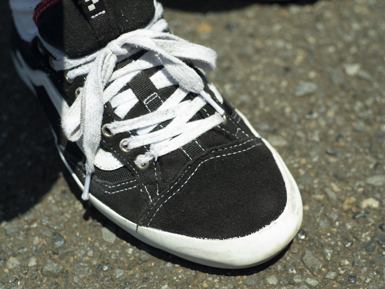 VANS SKATE CLASSICSの黒スニーカー「SKATE OLD SKOOL 36+」のトウ