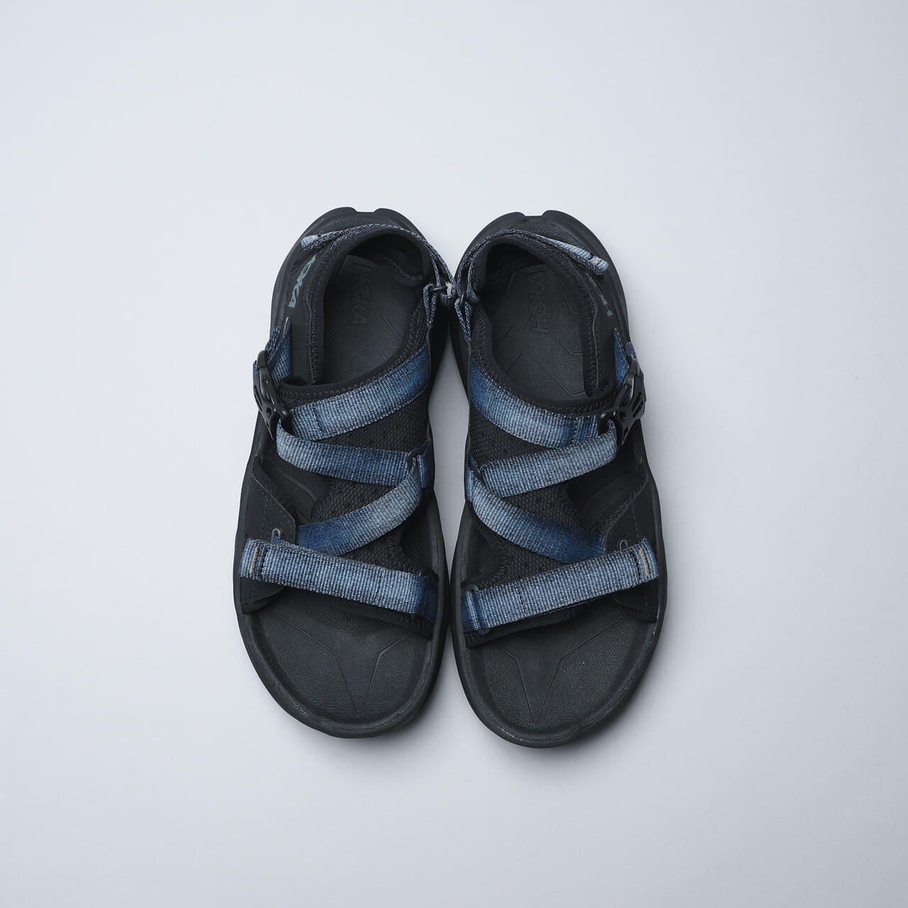 7月に買うべきホカの新作サンダル infini hike TCのアッパー