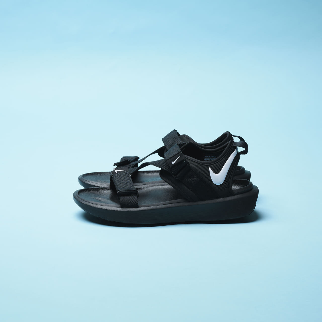 7月に買うべきナイキのサンダル NIKE VISTA SANDALのサイド