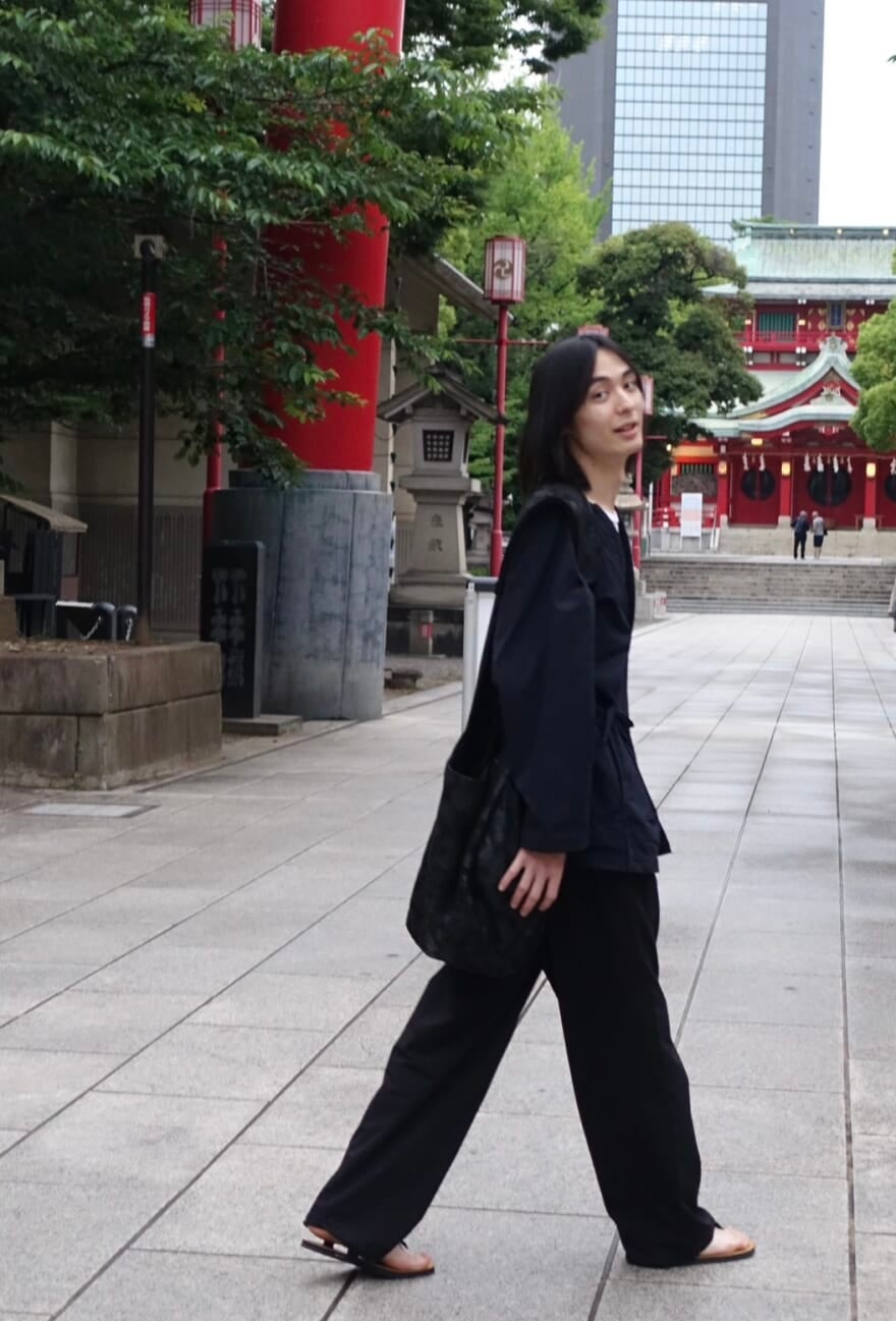 和服でルナサンダルを合わせている海谷のコーディネート