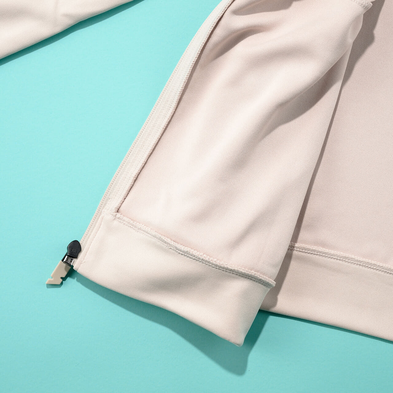 エディターが愛用するニューバランスのトラックジャケット／Knit Track Jacketの裏地