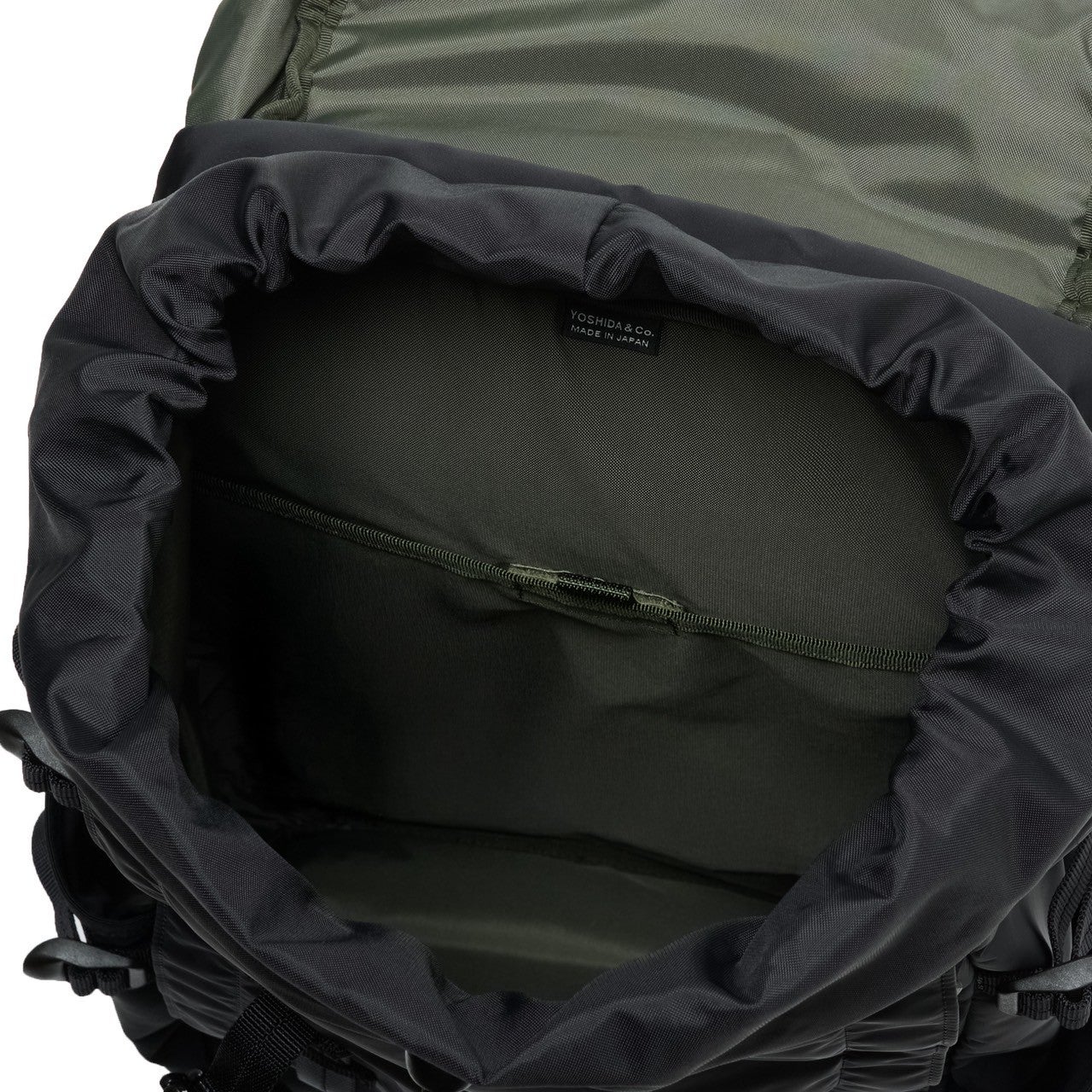 PORTER(ポーター)新作バッグ/MONOCHROME BACKPACK 中