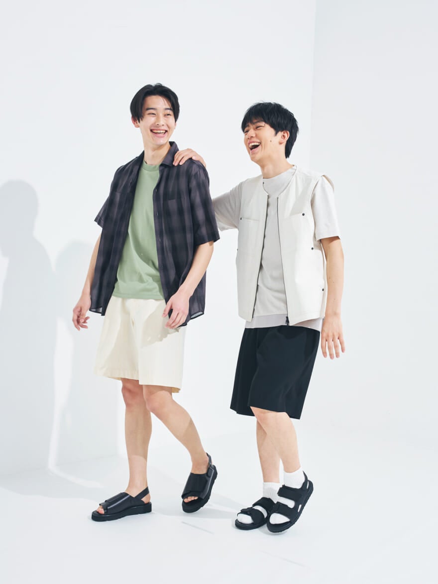 男性もすね毛や腕の毛が気になる、夏の半袖&ショートパンツのコーディネート