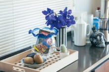 【インテリア３選】おしゃれはキッチンから。自分流の“ちぐはぐ”にこだわる！[Interior – 今月のインテリア]