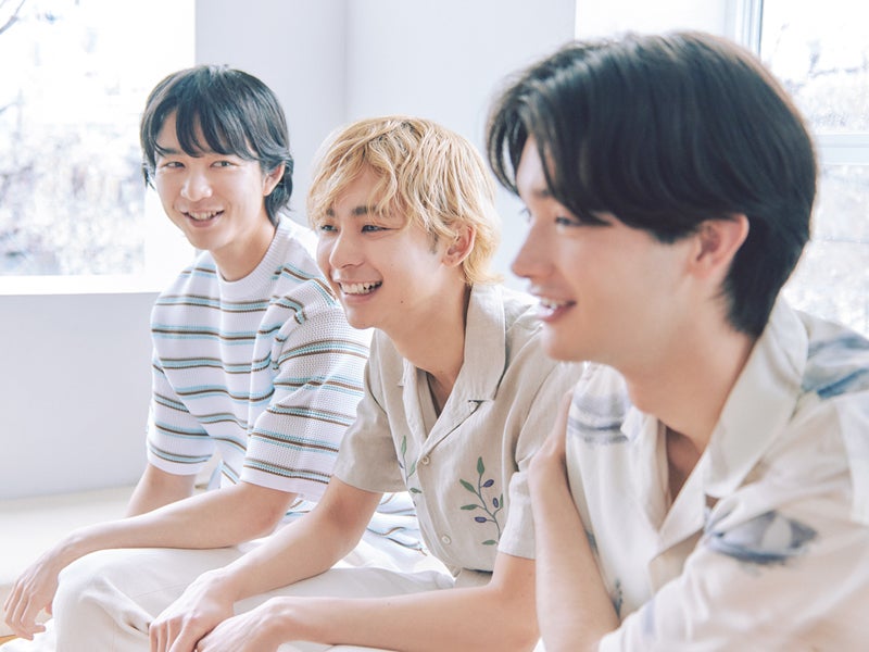 左からメンズノンノモデルの鈴木仁、松井大奈、栄莉弥