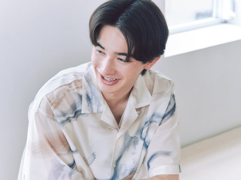 日焼け止めについて話すメンズノンノモデルで俳優の栄莉弥