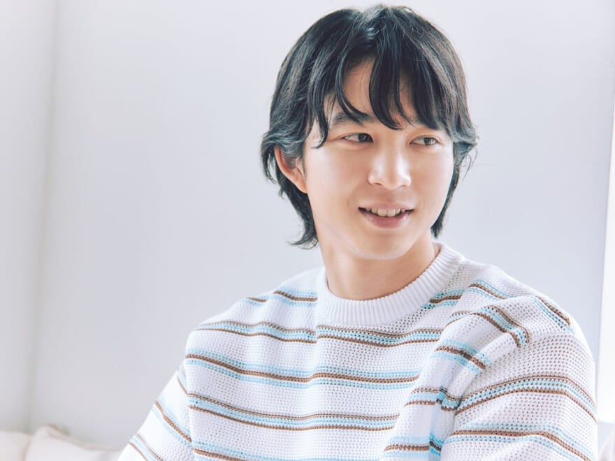 日焼け止めについて語るメンズノンノモデルで俳優の鈴木仁