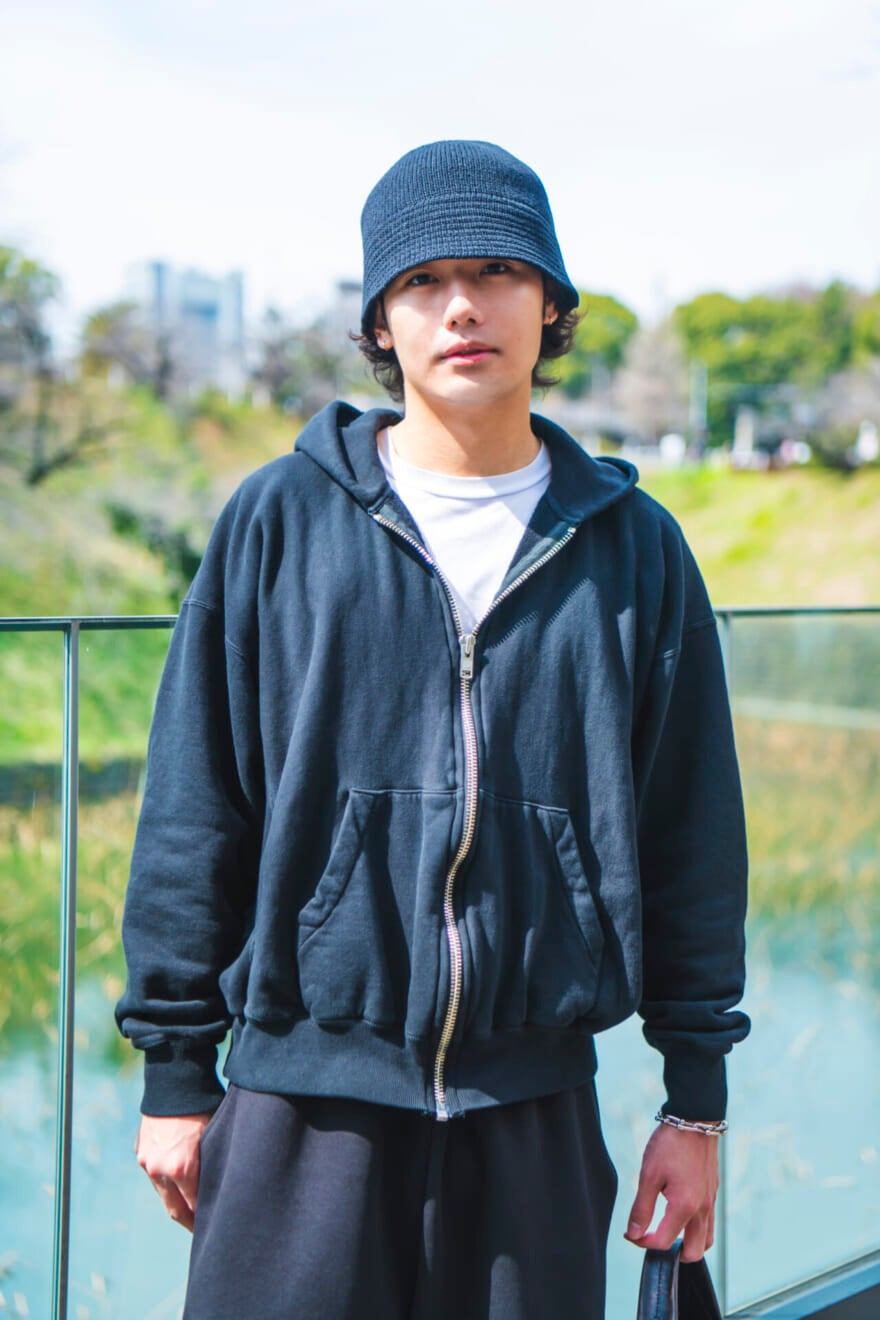 鈴々木響の私服＿上半身寄り