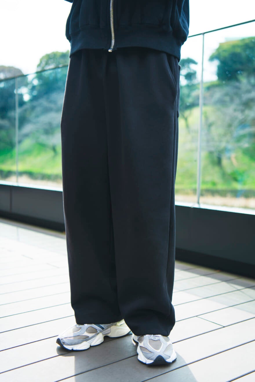 鈴々木響の私服＿パンツ正面