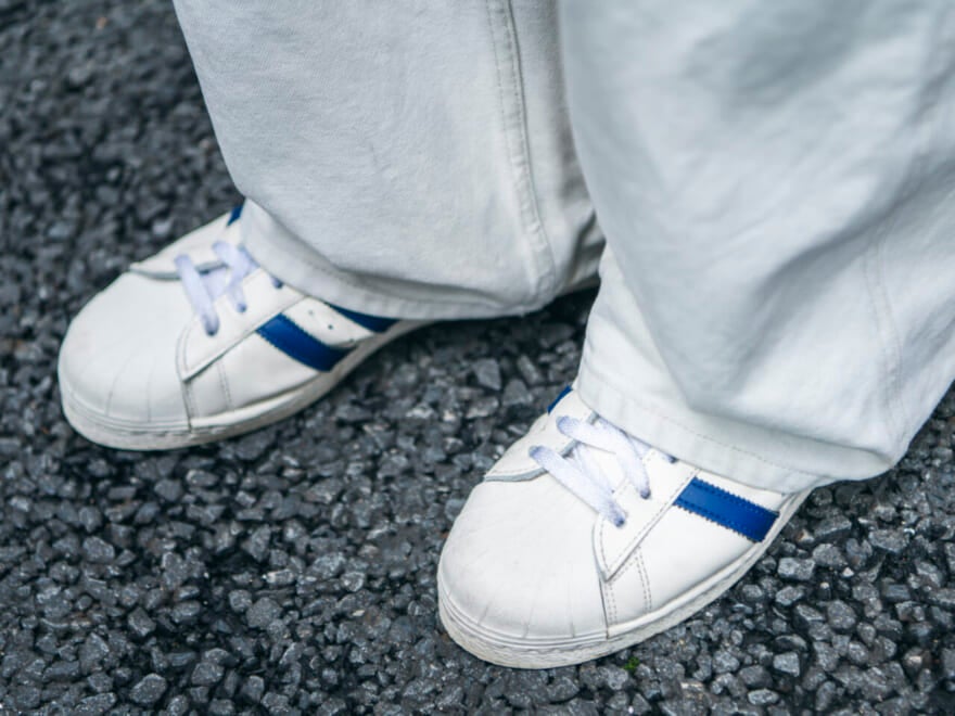 中田圭祐の私服_Adidas OiginalsのSUPERSTARトウ部分