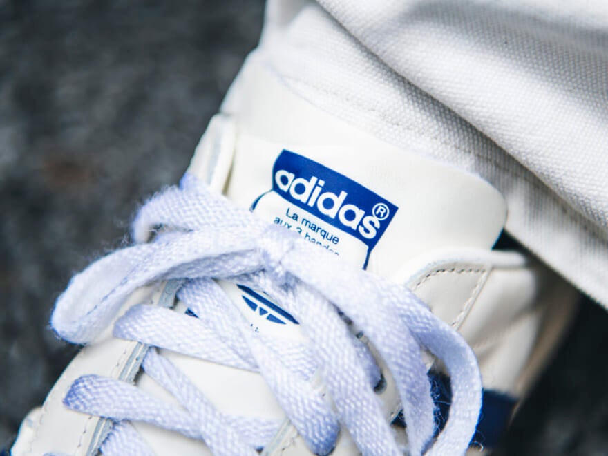 中田圭祐の私服_Adidas OiginalsのSUPERSTAR靴紐部分