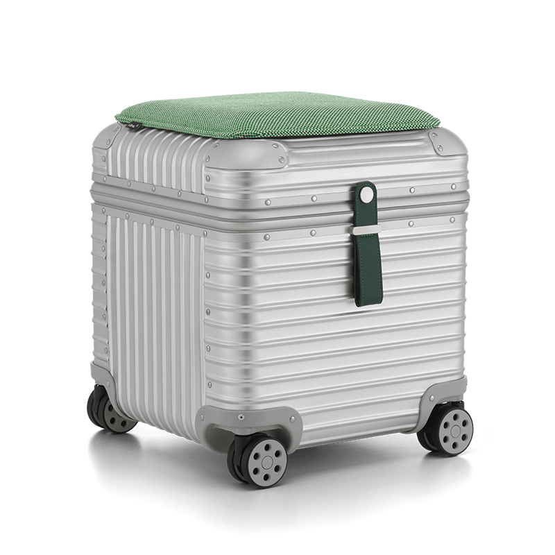 「RIMOWA Vitra 2025」アルミニウム スツール
シルバー&エメラルド