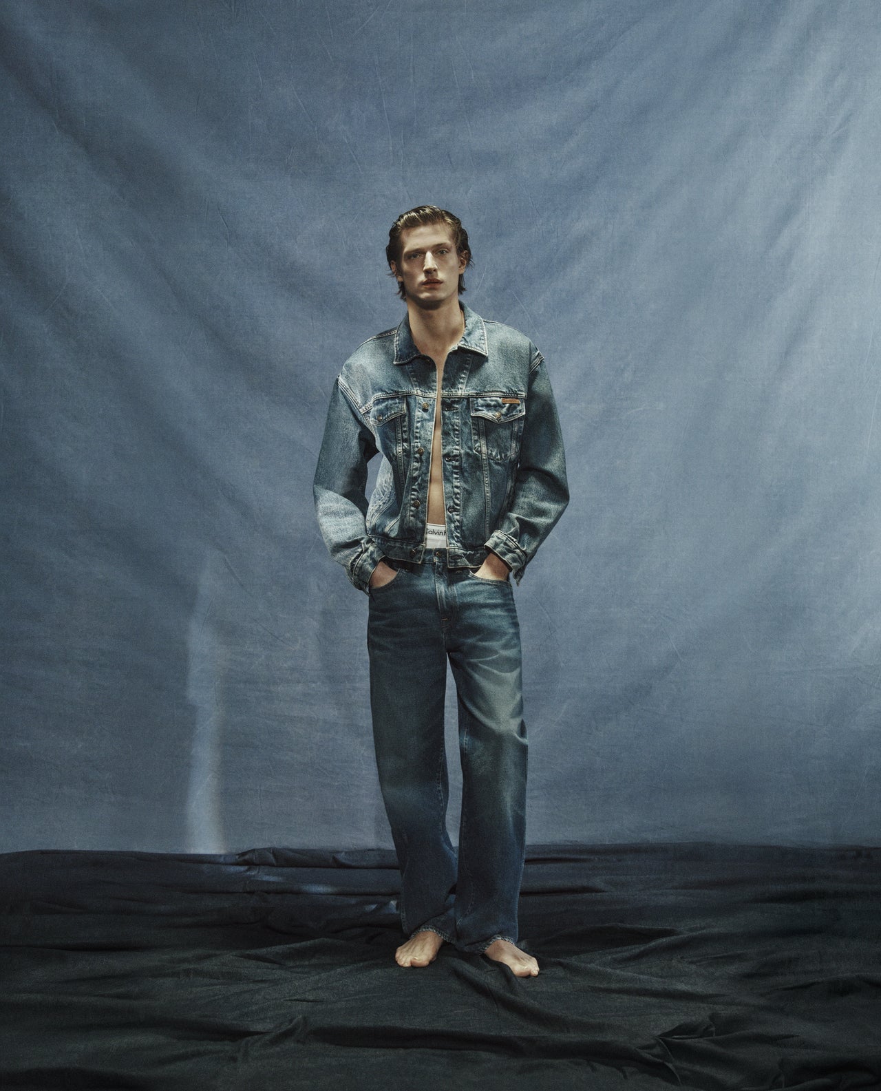 Calvin Klein カルバンクライン 新作 デニム 原宿 ポップアップ 正面