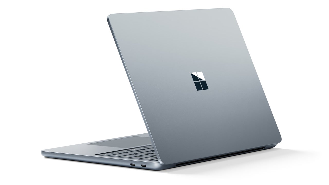 ノートPC「Surface Laptop 13 インチ」の商品画像　色はオーシャングリーン