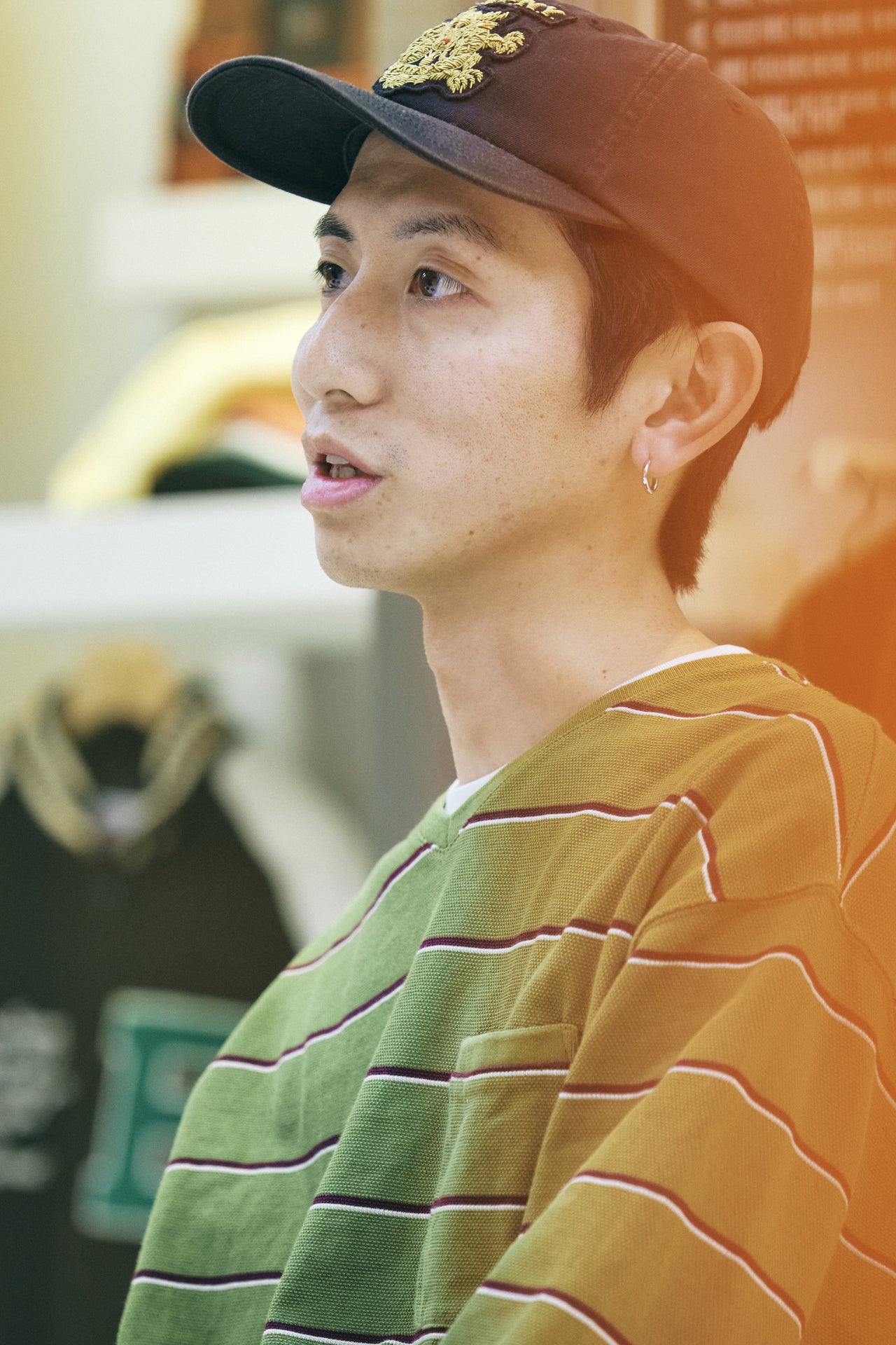 オシャレな人が買ってよかった〈BOWWOW×BEAMS〉のジップパーカの岡村さんの寄りカット
