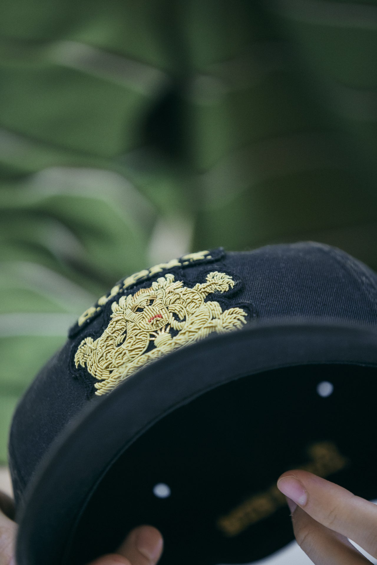 オシャレな人が買ってよかった〈Supreme〉のキャップのフロントロゴ