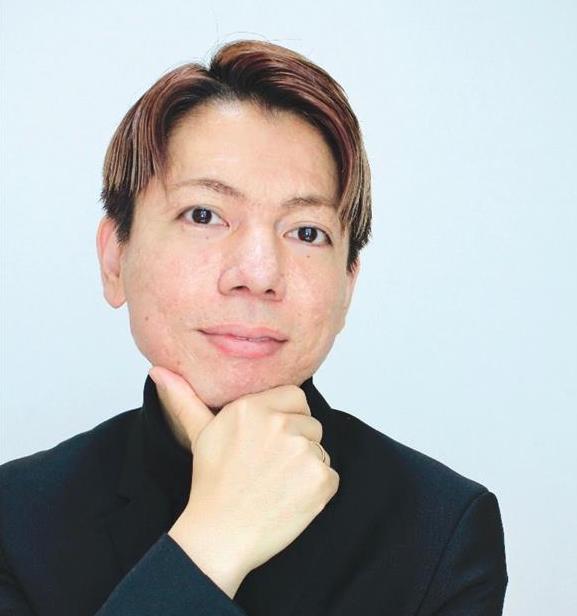 メゾンマルジェラ「レプリカ」フレグランス トレーナー 堀内さん