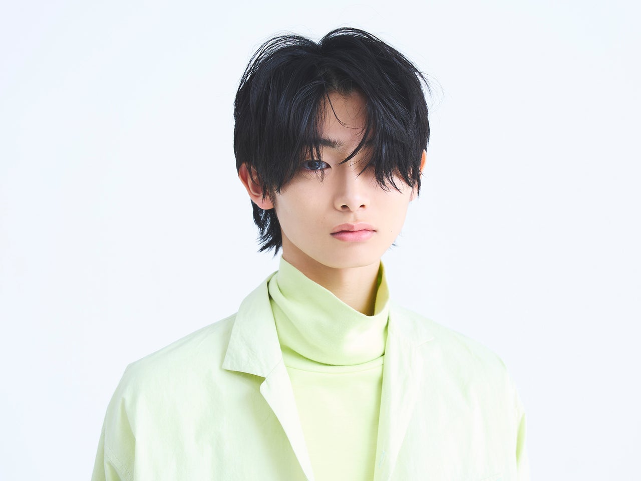 動きとニュアンスで差をつける、センターパート×ショートの新解釈【東京最旬ヘアカタログ】