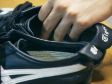 オシャレな人が買ってよかった「黒スニーカー」３選！ 薄いオニツカタイガーから服好き注目ブランドまで最高に頼りになる大人ブラック！