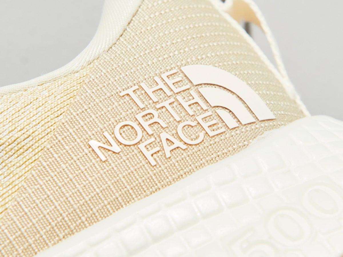 ６月に買うべき「アウトドアブランド」の“大人カラースニーカー”５選！ゴアテックス、速乾…着こなしが“映える”から欲しくなる！