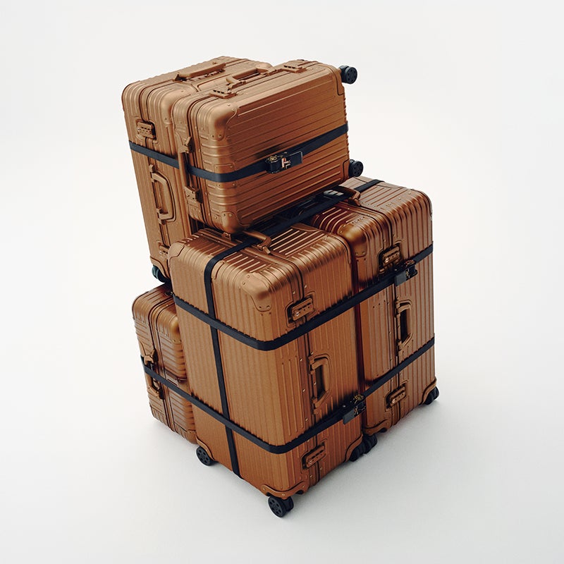 「リモワ(RIMOWA)」のスーツケース 2025年6月に日本先行受注となる限定色のブロンズカラー
