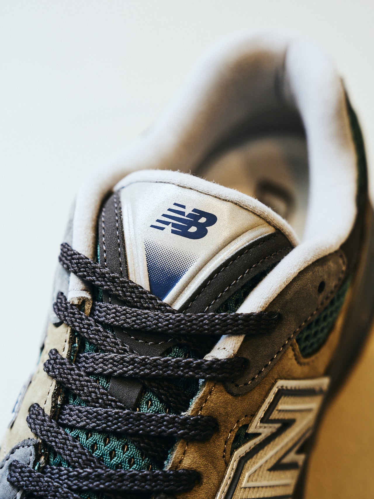 New Balanceの新作スニーカー「U2010」のシュータン