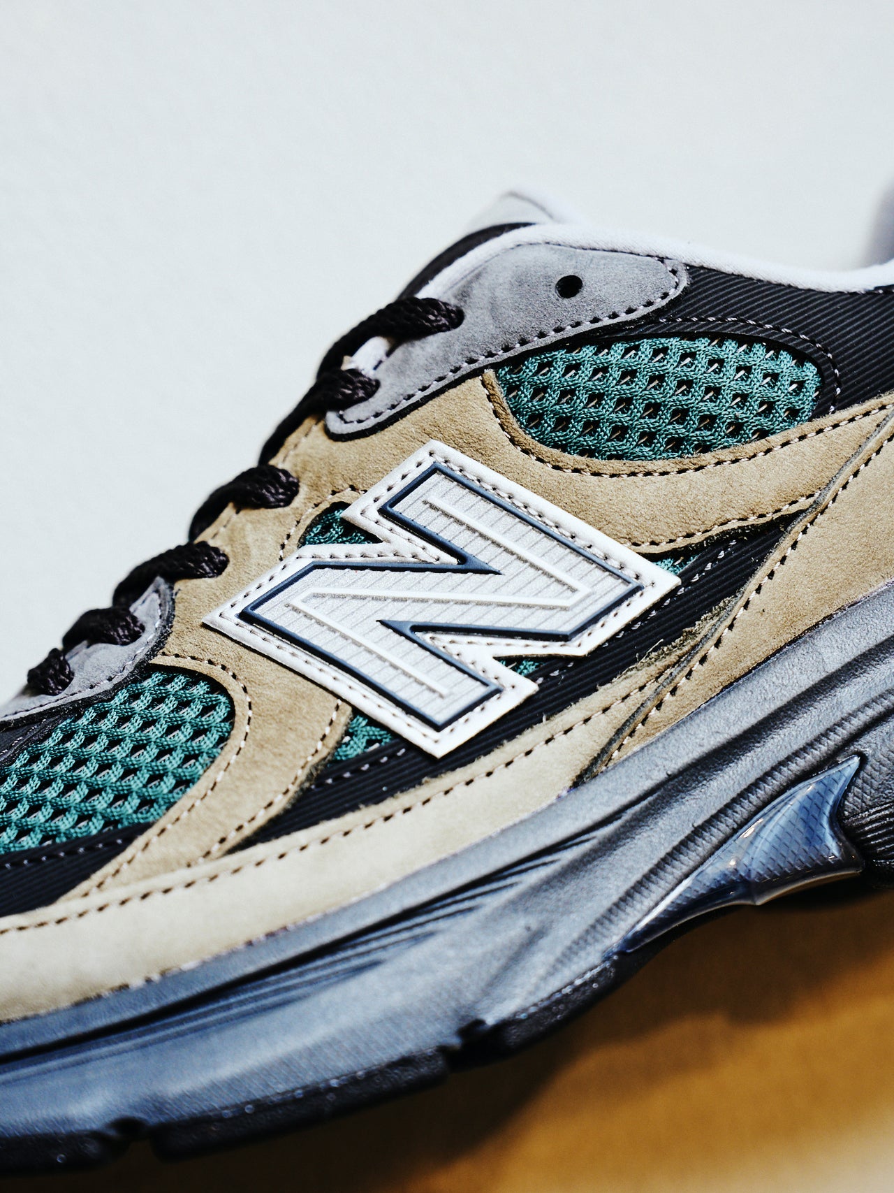 New Balanceの新作スニーカー「U2010」のNロゴ