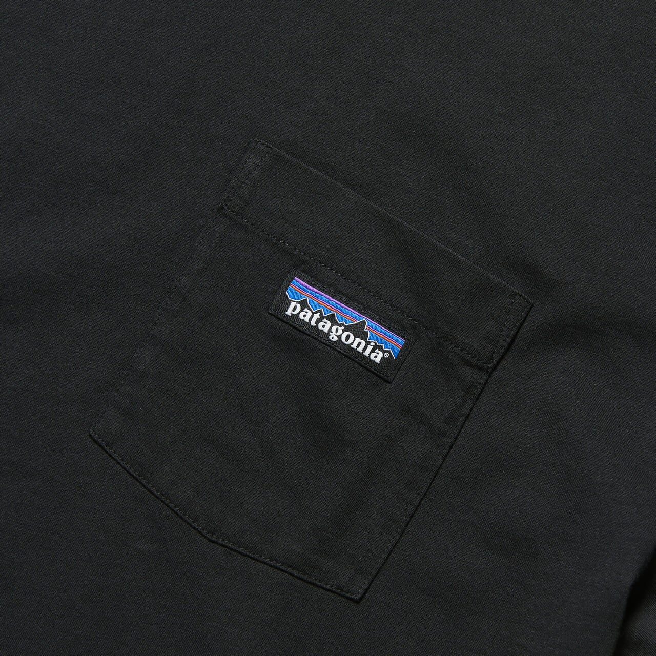 パタゴニアの黒Tシャツ メンズ・デイリー・ポケット・ティーの胸ポケット