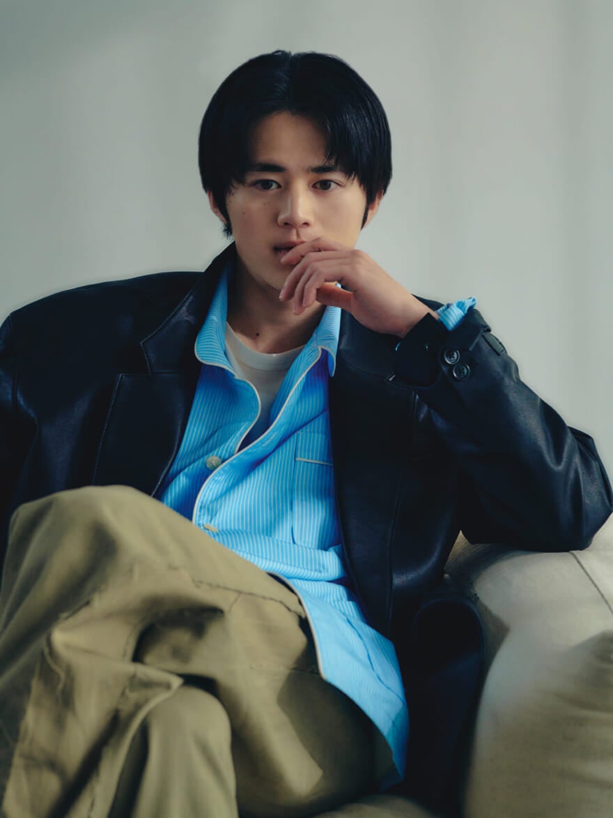 俳優でメンズノンノモデルの鈴鹿央士