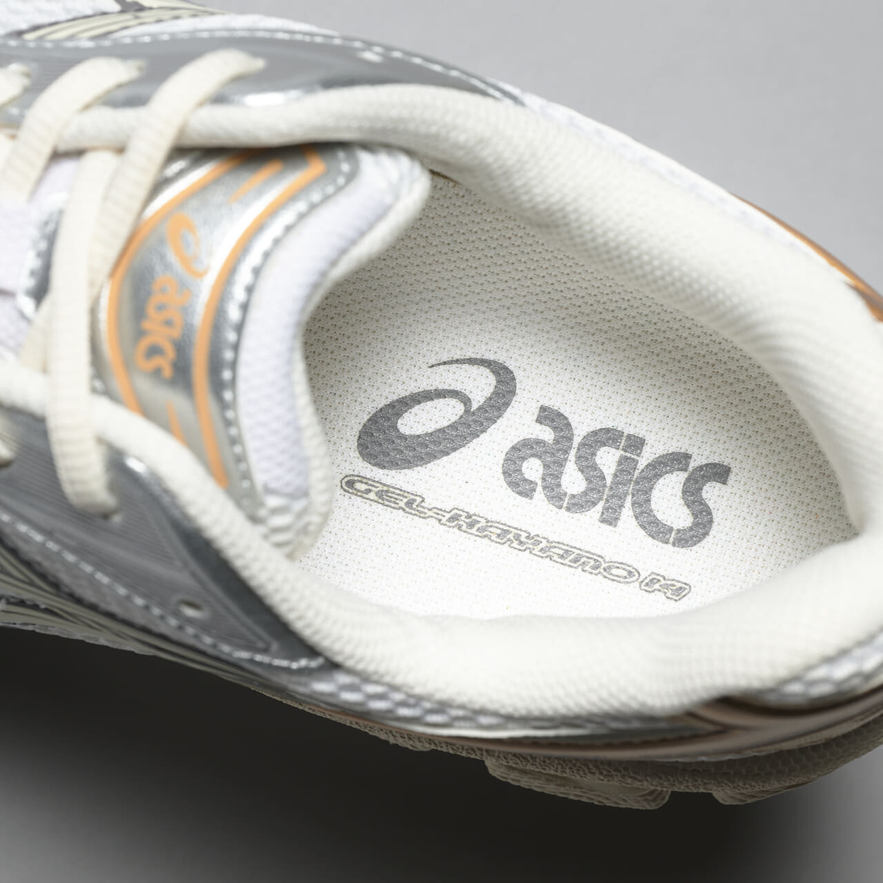 エディターが愛用するアシックスのスニーカー GEL-KAYANO 14のインソール