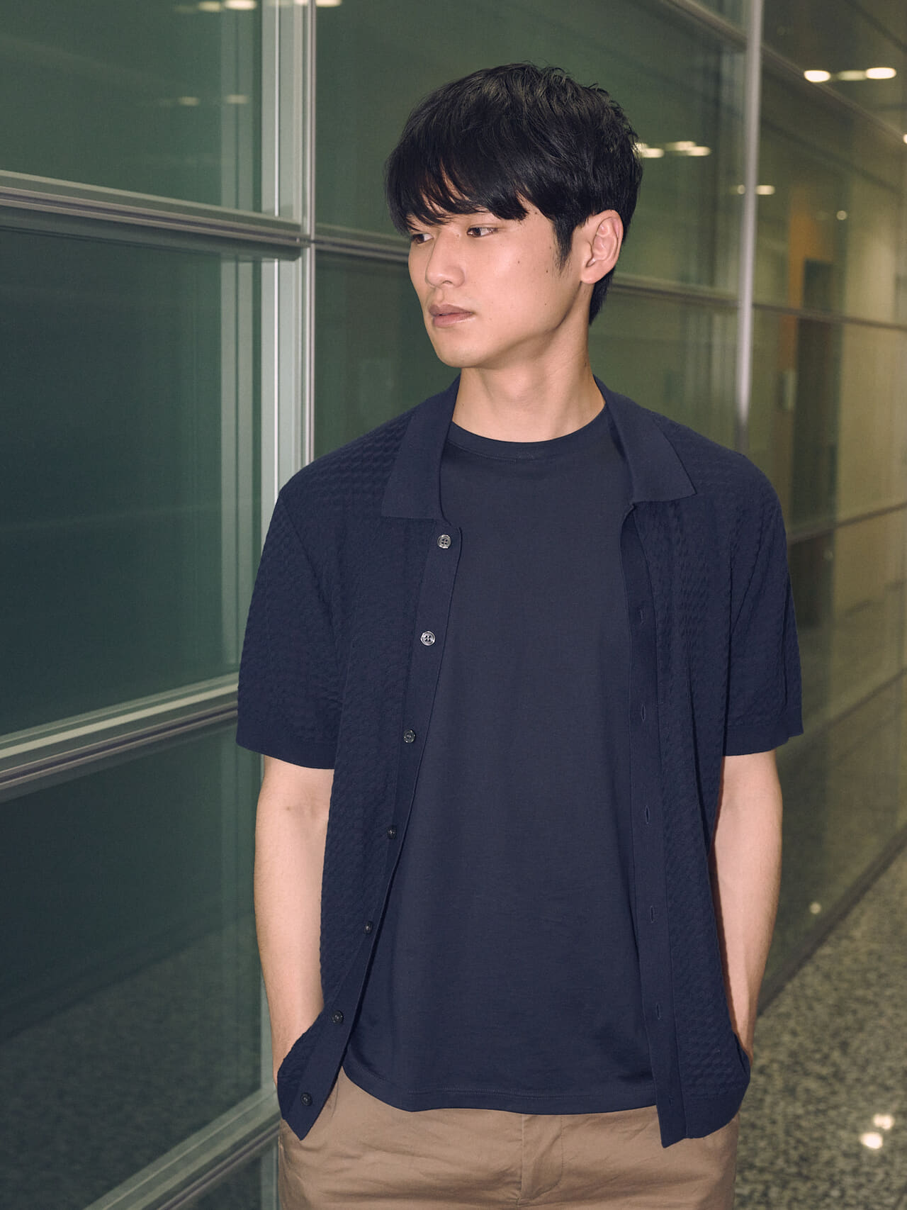 セオリーのTシャツ