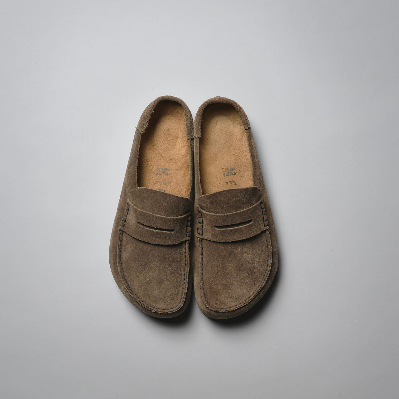 BIRKENSTOCK(ビルケンシュトック)の新作サンダル「Naples Wrapped」フロント