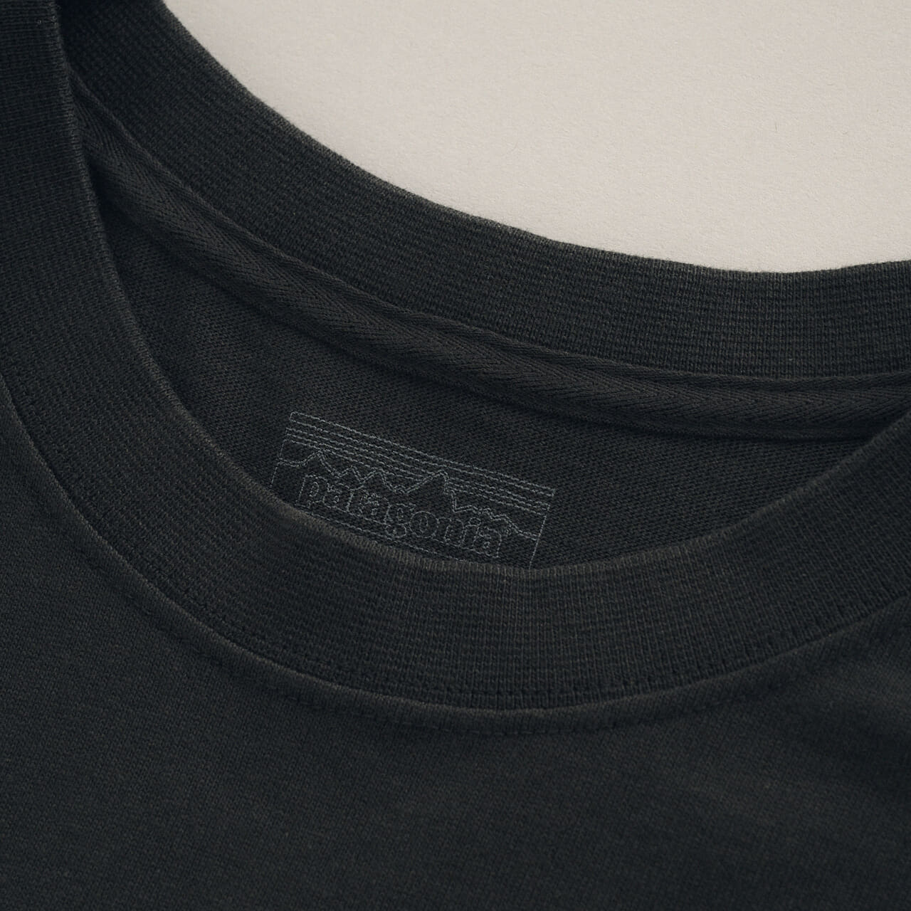 メンズ・ミッドウェイト・デイリー・ポケット・ティー　パタゴニアのTシャツのタグ