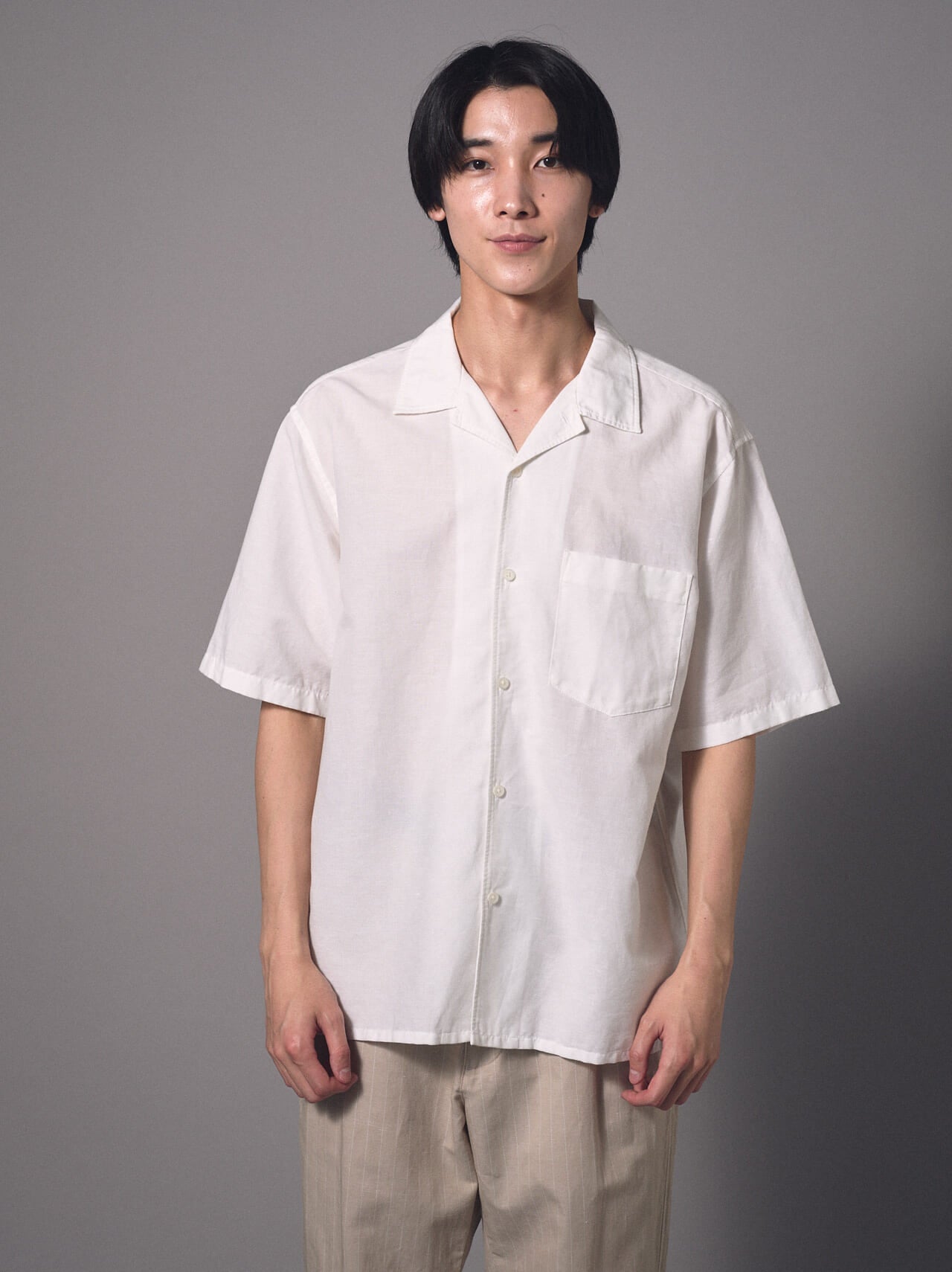 ユニクロの涼なシャツ コットンリネンシャツを服好きが試着&本音レビュー